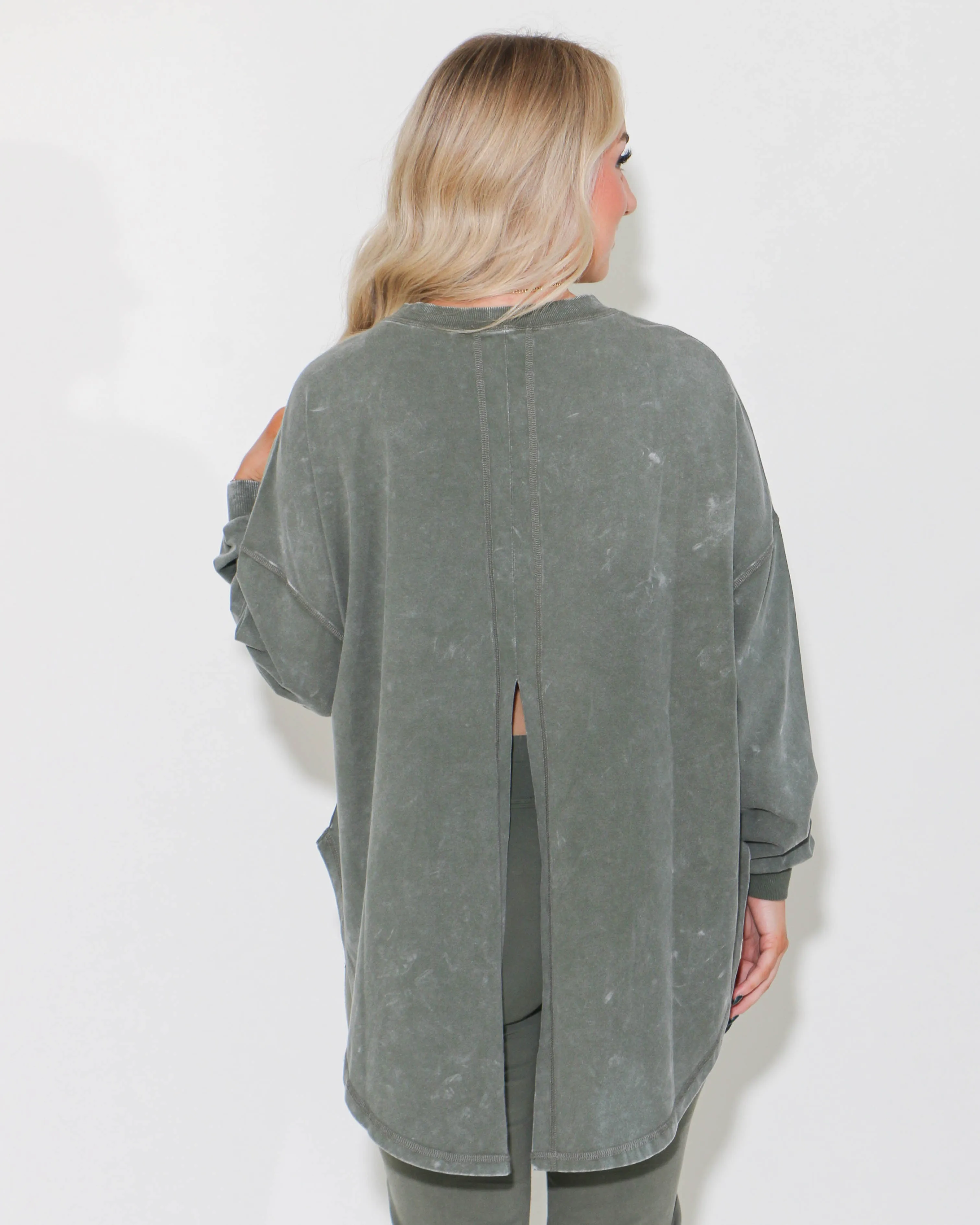 Crew Neck and Yoga Pants Set in Olive