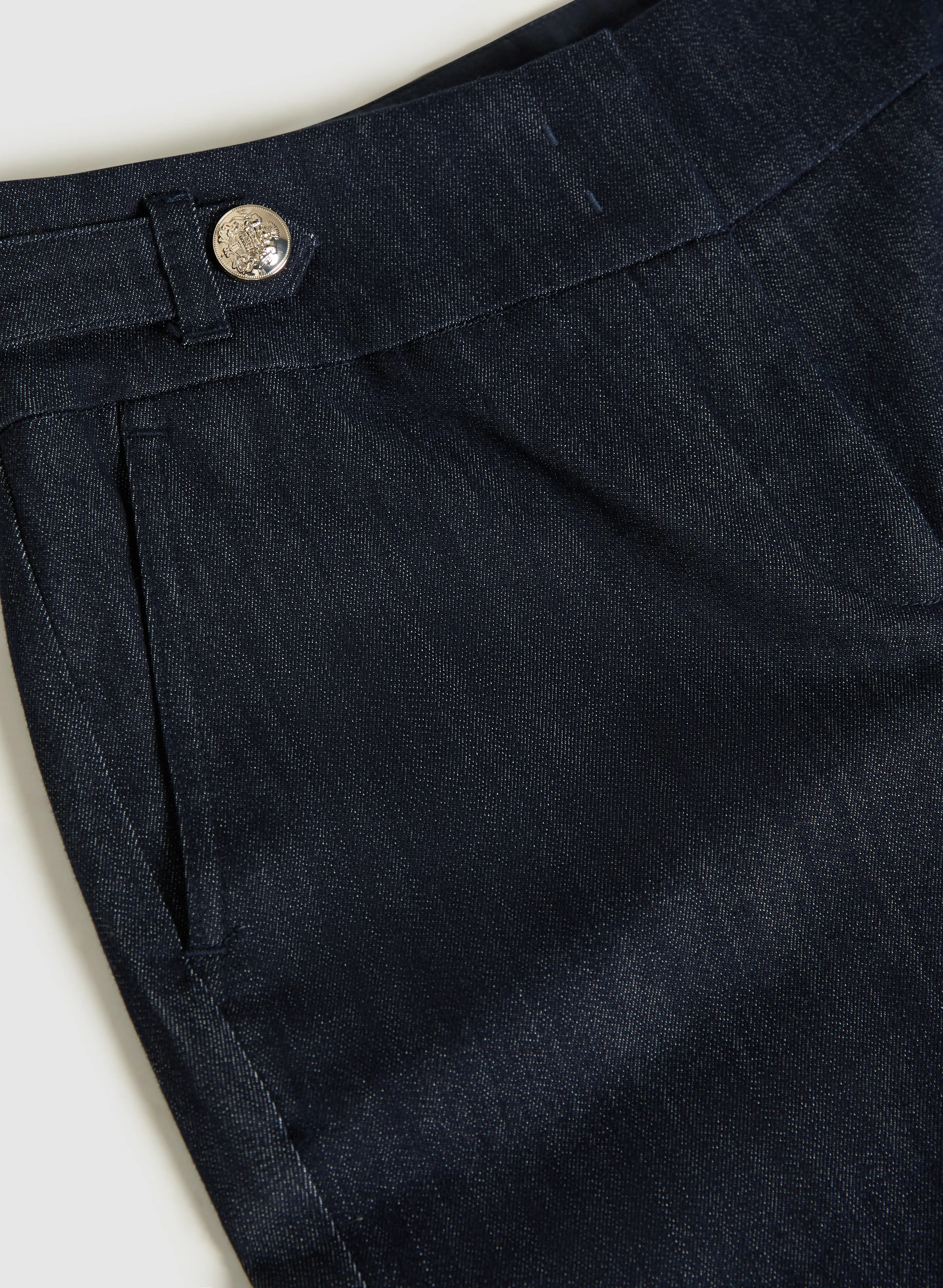 Emma Button Detail Slim-Leg Pants – Short