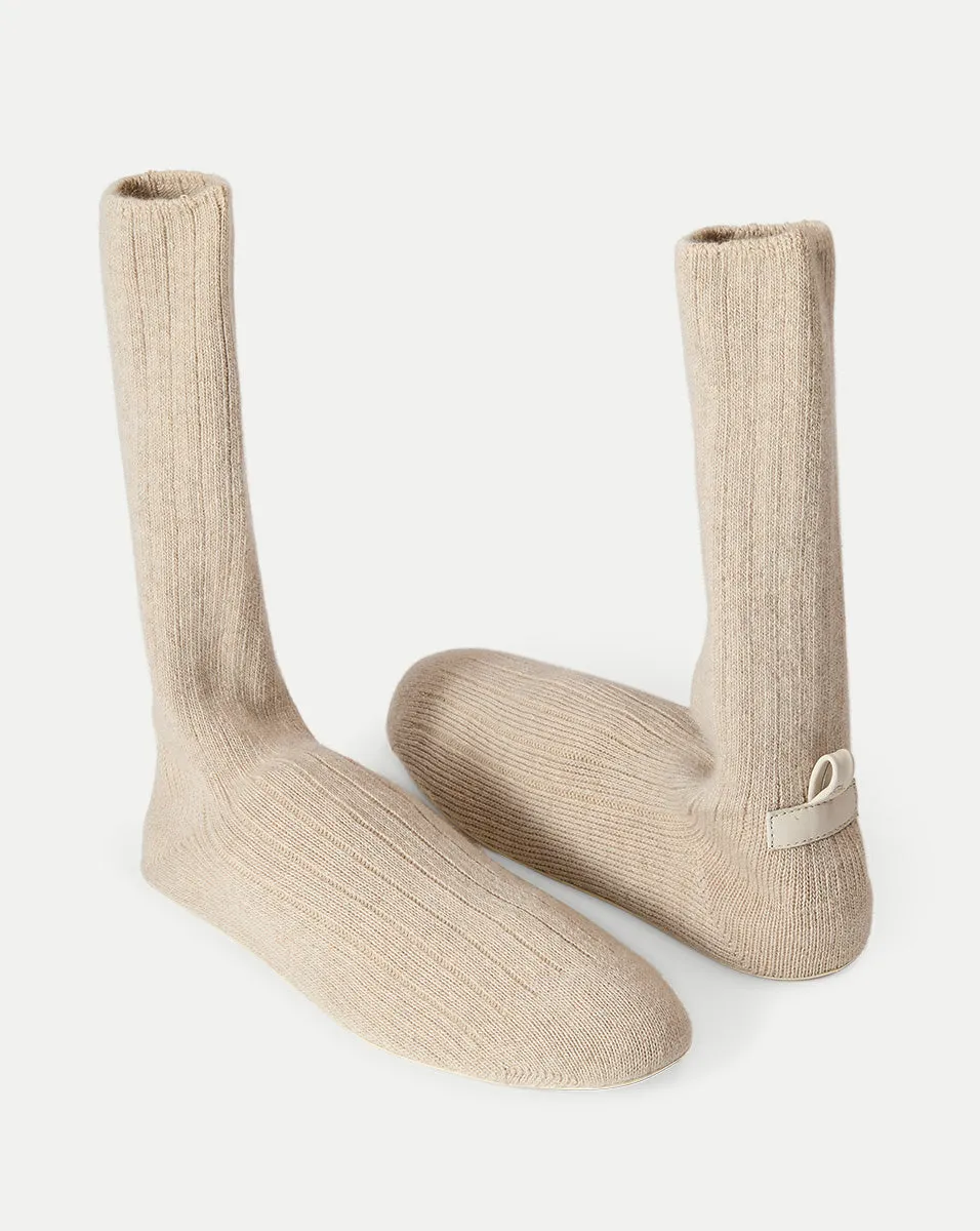 Flexible Knit Shoe